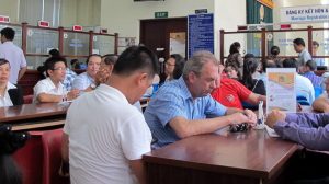 Theo dõi và xác minh thông tin người ký hợp đồng và người ở thực tế 