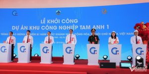 Các đại biểu ấn nút khởi công Dự án Khu công nghiệp Tam Anh 1